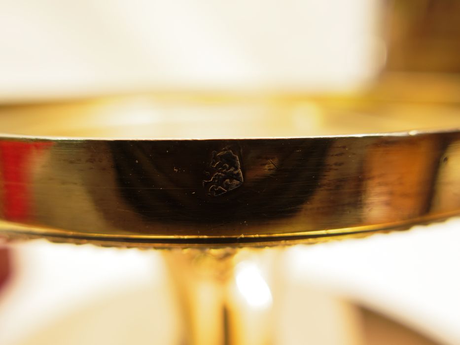 Coupe n°1 : détail du poinçon de maître