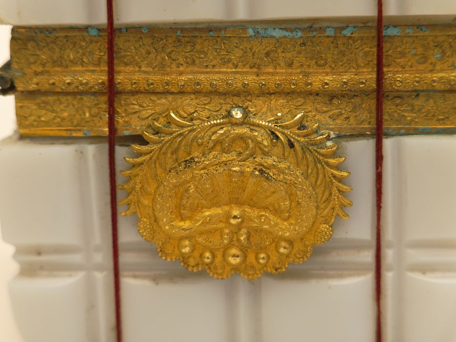 Coffret reliquaire : détail du décor