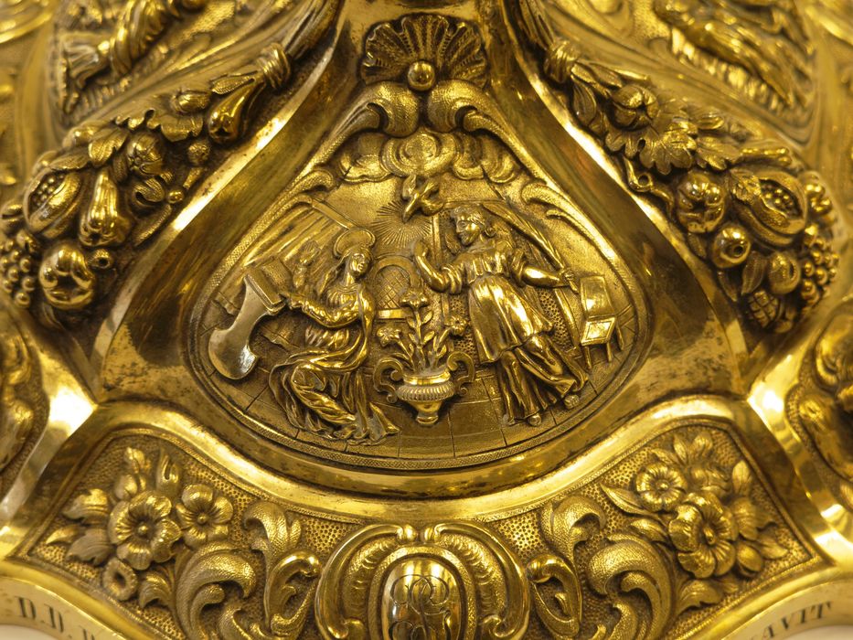 Calice : vue partielle du pied et du médaillon de l'Annonciation