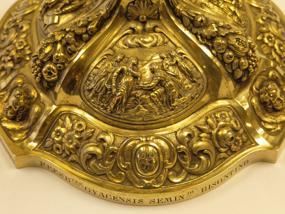 Calice : vue partielle du pied et du médaillon de la Visitation