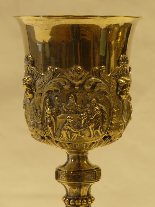 Calice : vue partielle de la coupe et du médaillon de l'Adoration des bergers