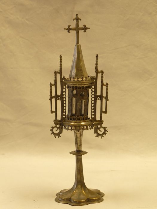 Reliquaire-monstrance : vue générale - © conservation régionale des Monuments historiques Bourgogne-Franche-Comté