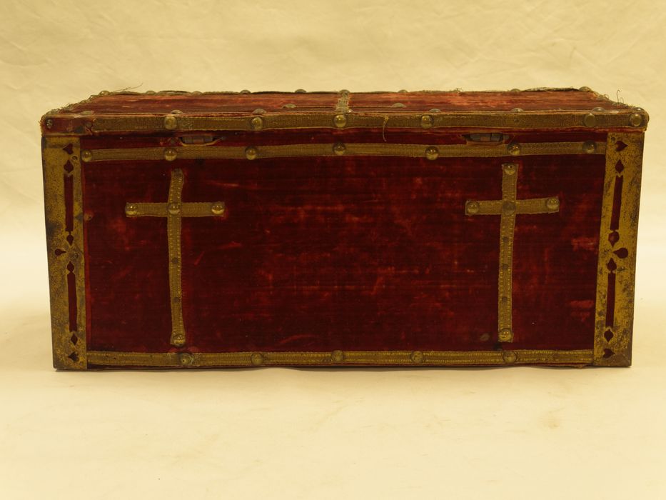 Coffret : vue de dos - © conservation régionale des Monuments historiques Bourgogne-Franche-Comté