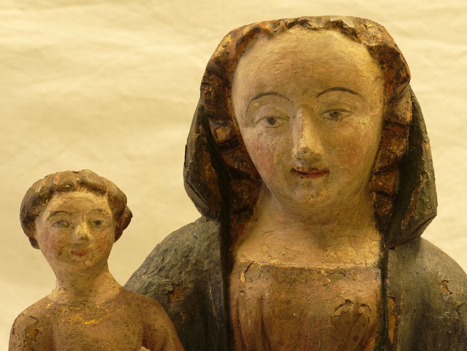 Statuette : vue en buste de la Vierge et de l'Enfant