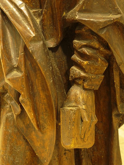 Saint Jean : détail du bras et du livre