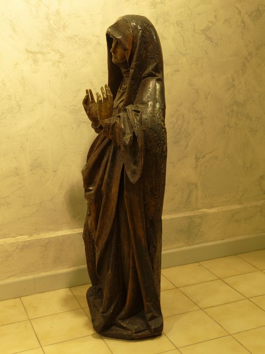 Vierge : vue latérale senestre