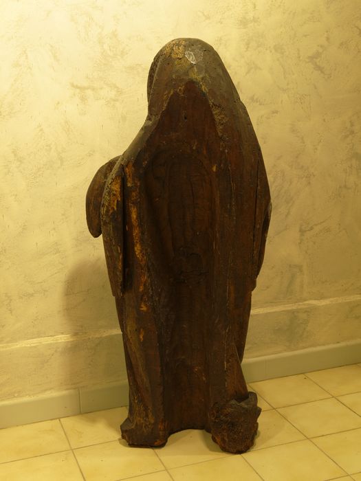 Vierge : vue de dos