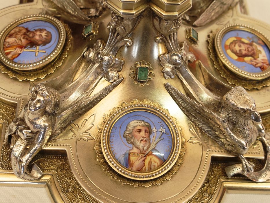 Calice : vue partielle du pied et du médaillon de saint Joseph