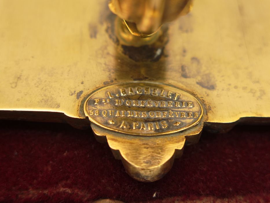 Baiser de paix de l'Assomption : détail de la marque d'auteur