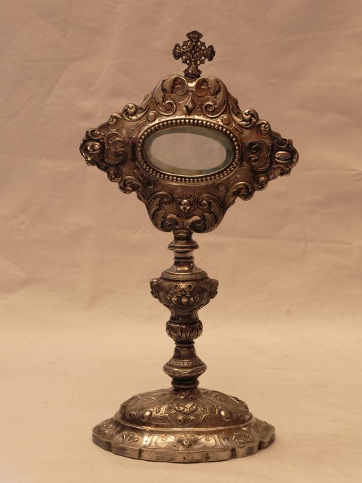 Reliquaire-monstrance : vue générale