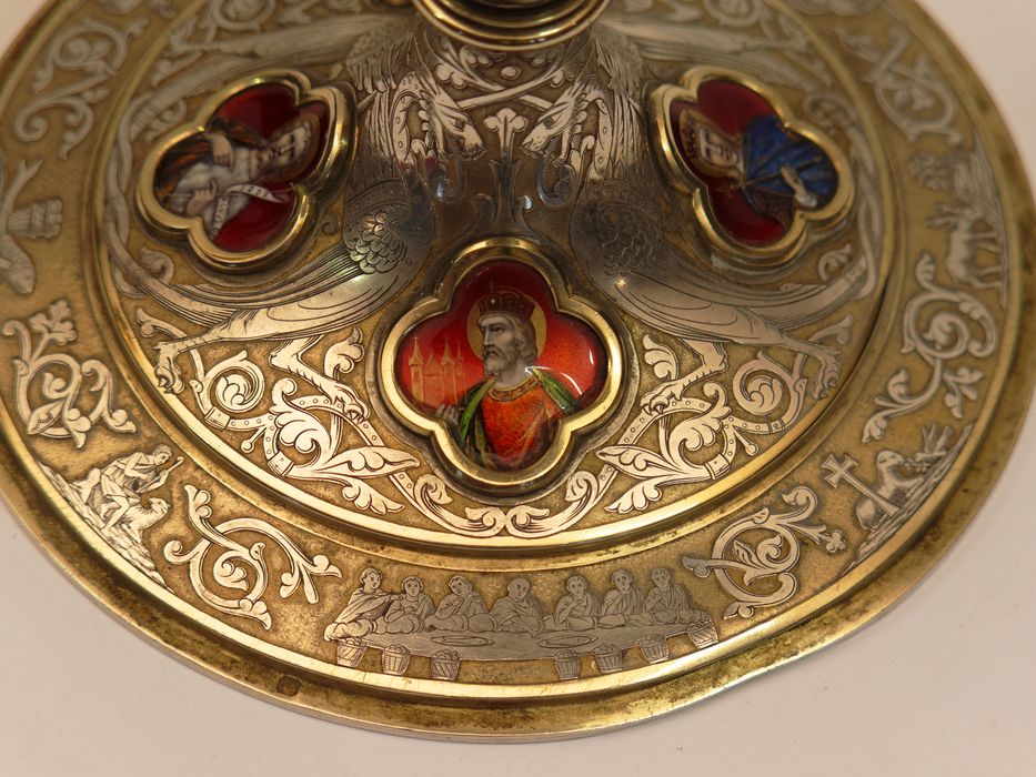 Calice : vue partielle du pied et du médaillon de Charlemagne