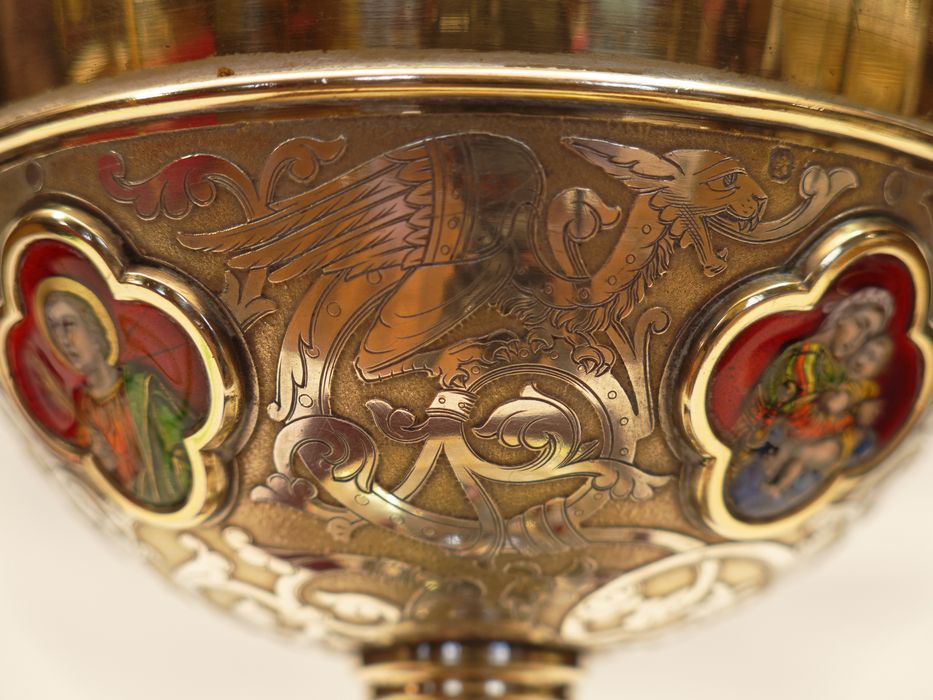 Calice : vue partielle de la coupe et du décor