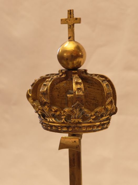 Reliquaire-monstrance : vue partielle de la couronne