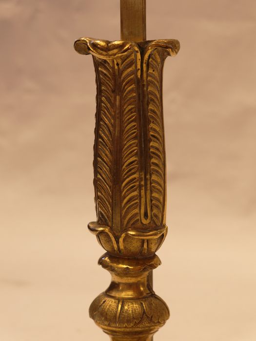Reliquaire-monstrance : détail feuillagé de la tige