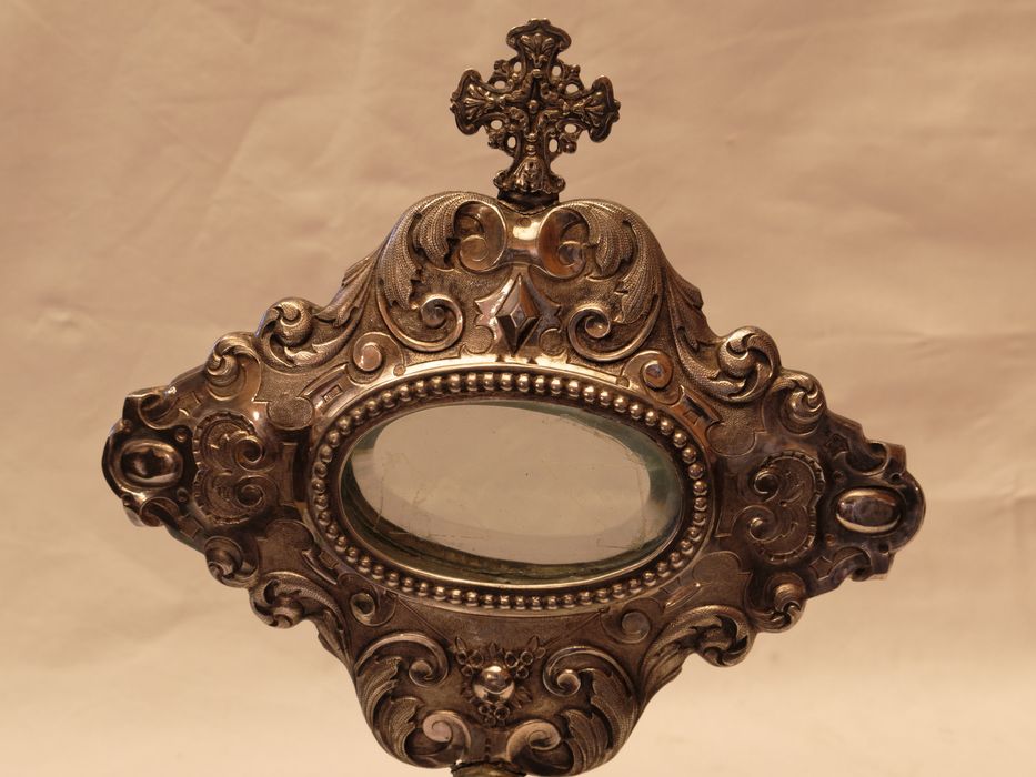 Reliquaire-monstrance : vue de la boîte à reliques