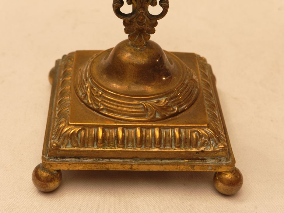 Reliquaire-monstrance : vue partielle du pied