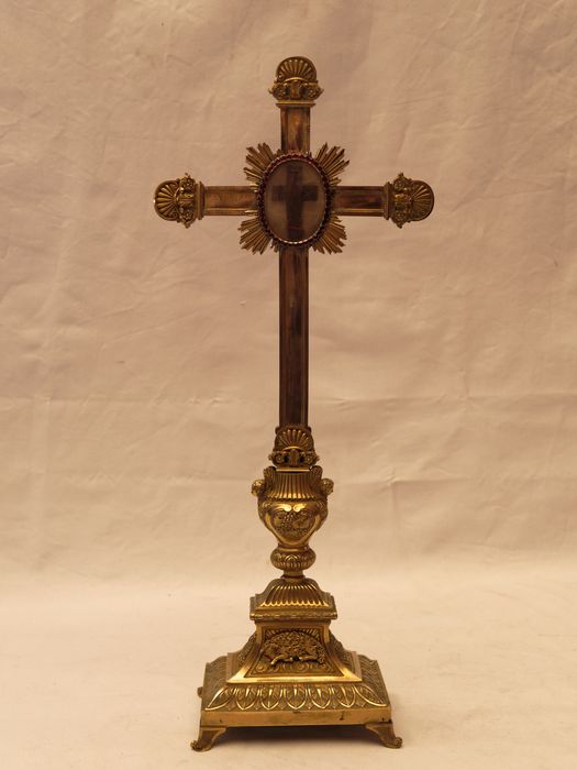 Croix-reliquaire : vue générale