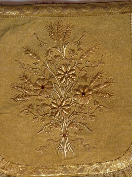 Chape décorée : vue de détail