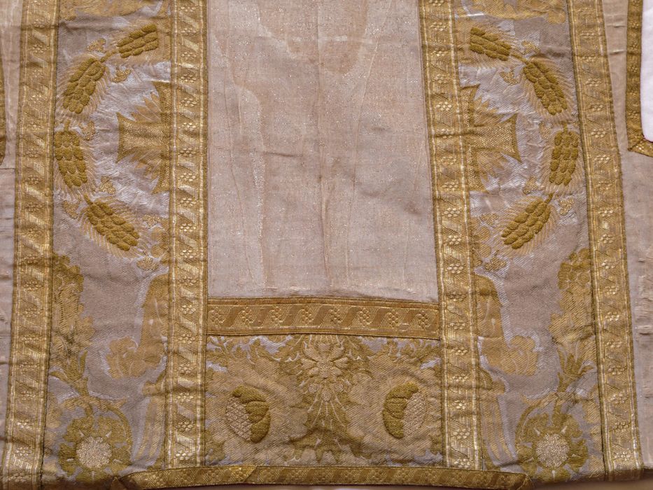 Dalmatique, revers : vue de détail
