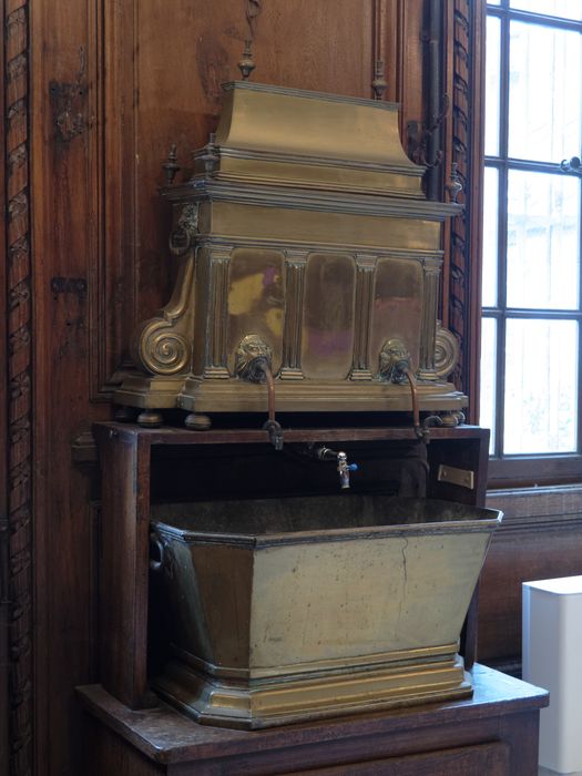 Lavabo de sacristie : vue générale