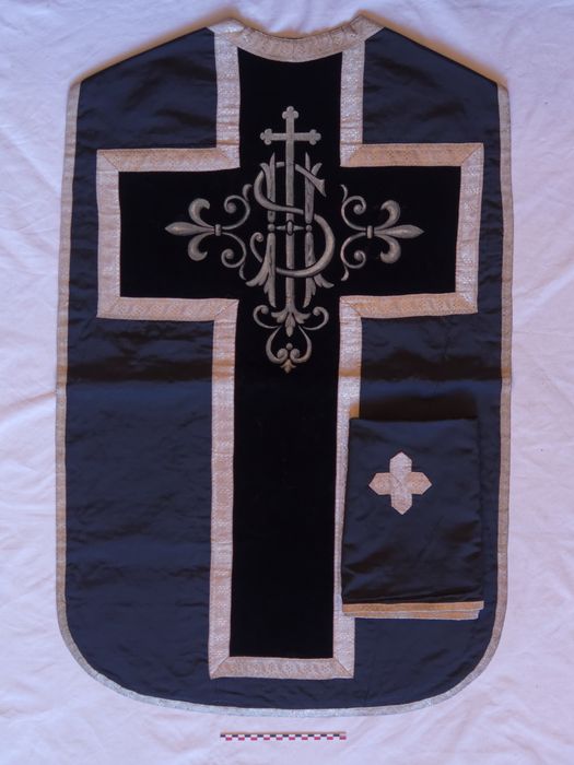 Chasuble, voile de calice : vue générale
