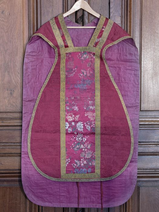 Chasuble (ornement rouge) : l'avers