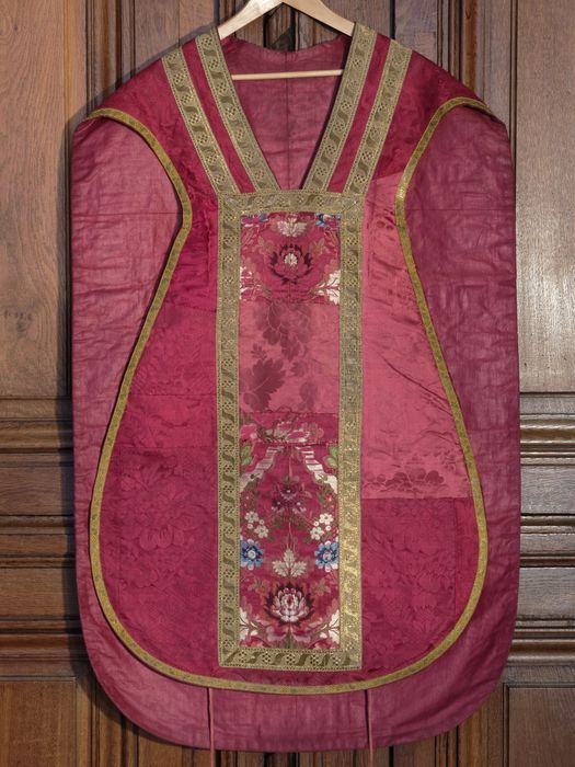 Chasuble (ornement rouge) : l'avers