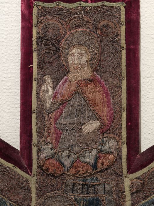 Orfrois montés sur bois : vue générale (Dieu le Père)