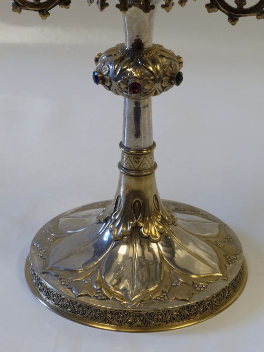 Reliquaire du clou du martyre des saints Ferréol et Ferjeux : le pied - © conservation régionale des Monuments historiques Bourgogne-Franche-Comté