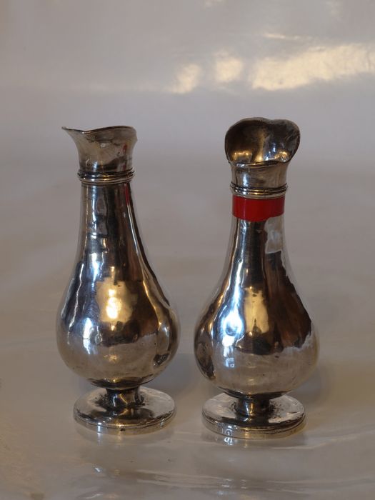 Burettes : vue générale et de profil