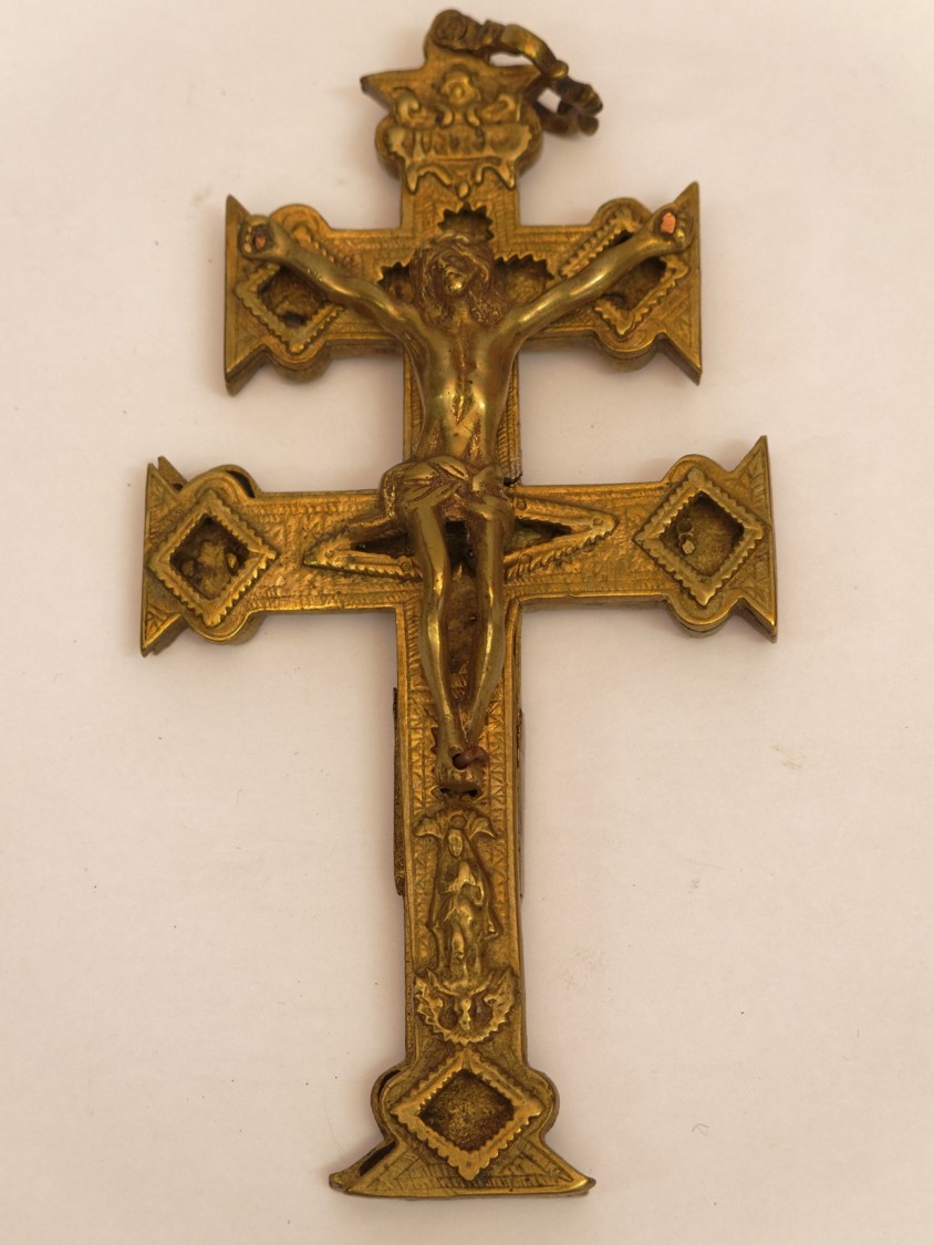 croix de Caravaca (inv. 54) - © Ministère de la Culture (France), Direction régionale des affaires culturelles de Bourgogne-Franche-Comté – Diffusion restreinte