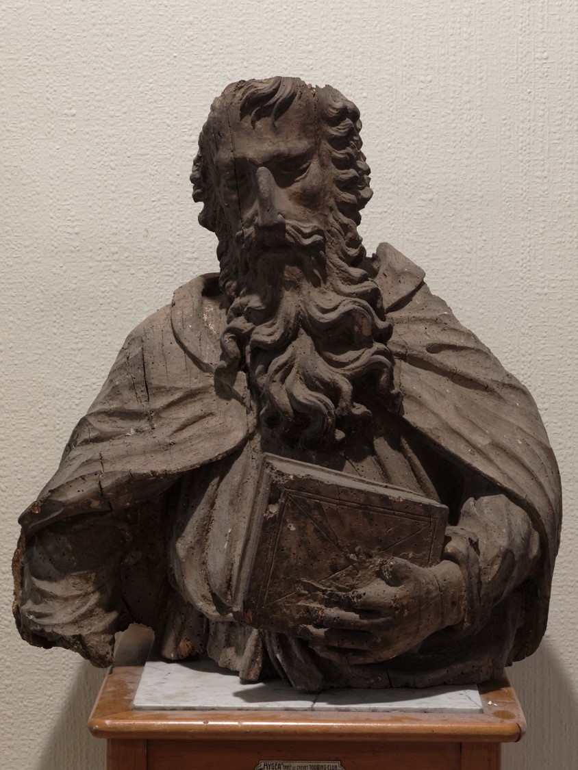 statue : Saint au livre (inv. 383) - © Ministère de la Culture (France), Direction Régionale des Affaires Culturelles de Bourgogne-Franche-Comté – Tous droits réservés