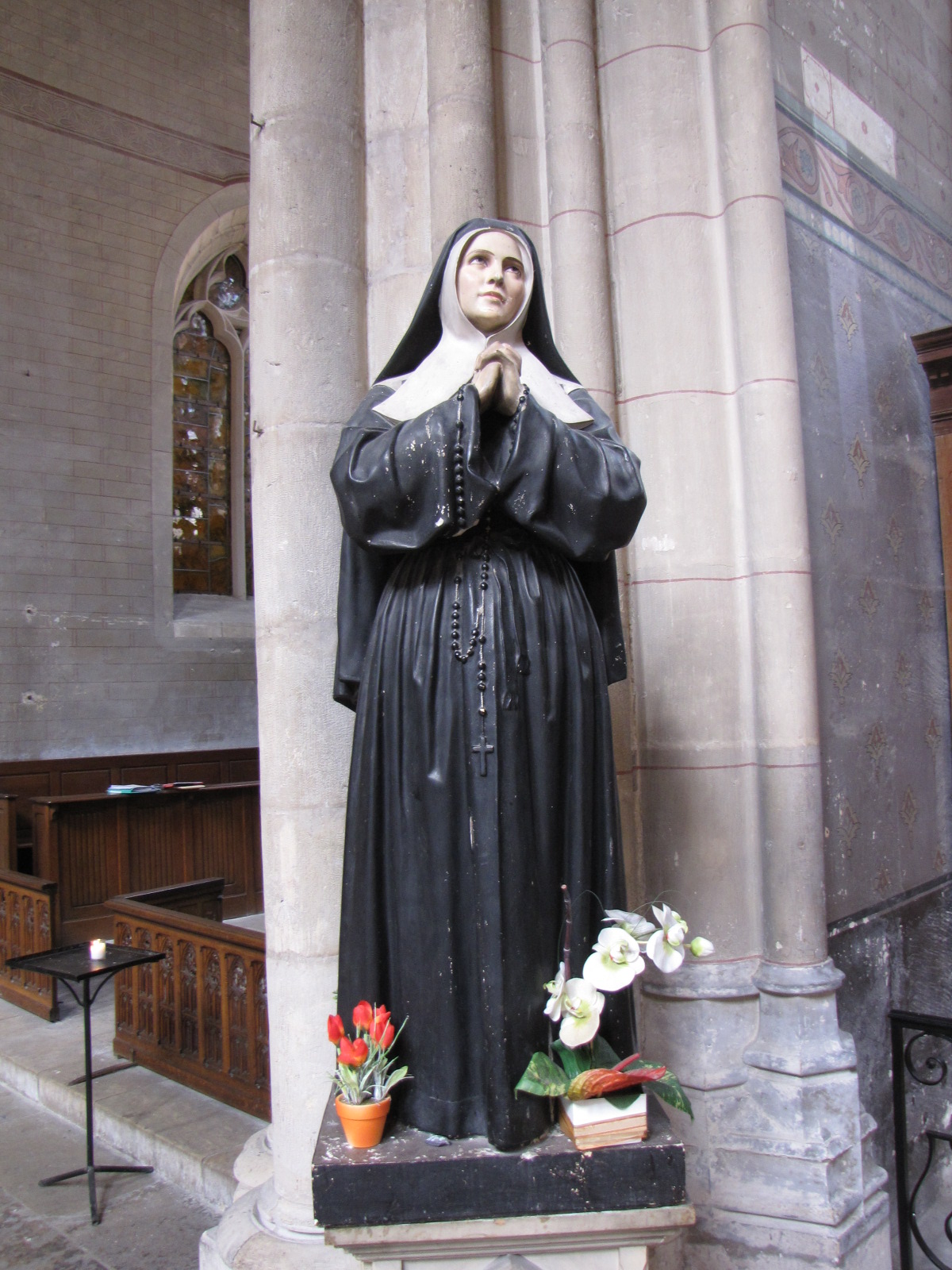 statue : Sainte-Bernadette