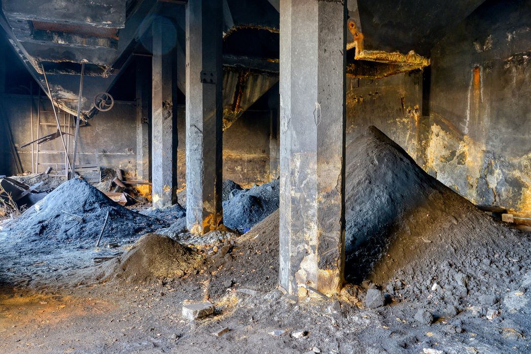 magasin de stockage de la magnétite à l'ouest du lavoir 