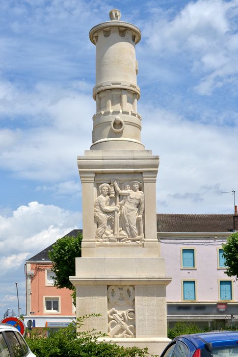 vue partielle du monument