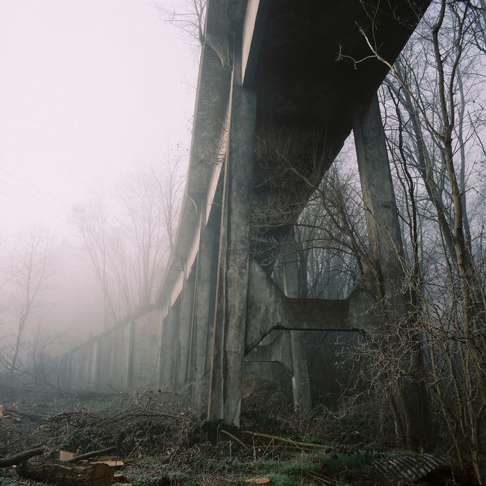 estacade ou butoir un jour de brouillard