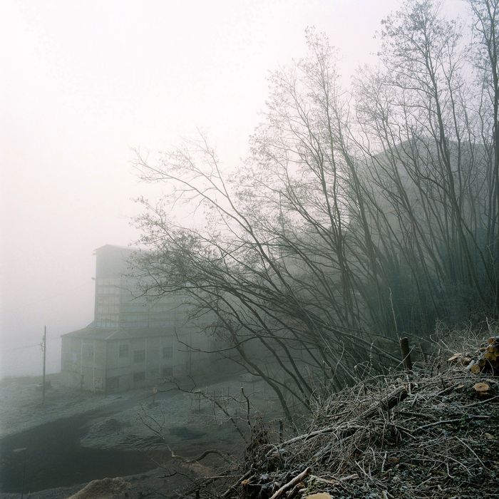 façade est du lavoir un jour de brouillard depuis la bute de l'estacade