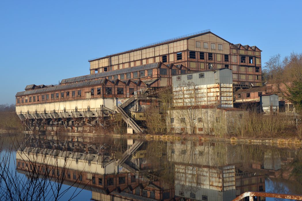 façades sud et est du lavoir et son port de chargement