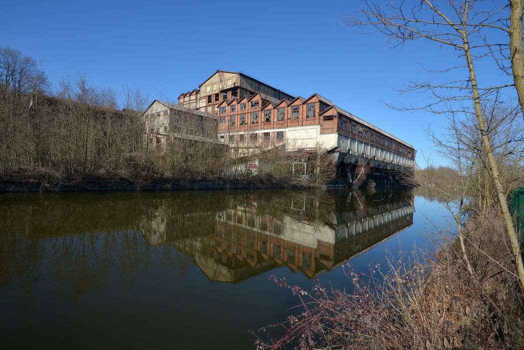 façades sud et ouest du lavoir, le port