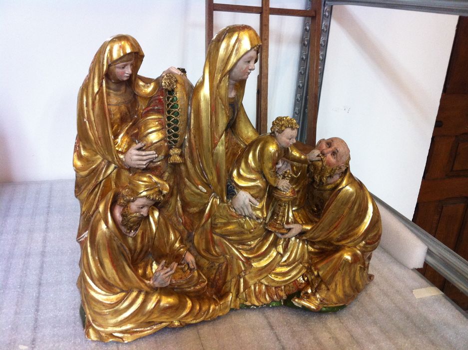 retable  : la Crucifixion, détail d'un groupe sculpté