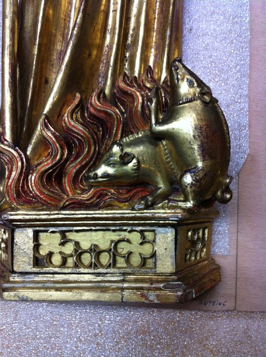 retable  : la Crucifixion, détail d'une statuette
