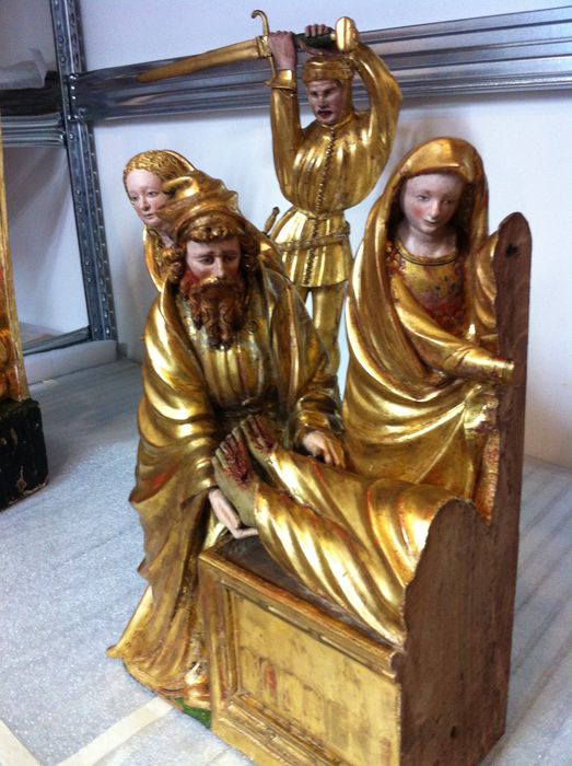 retable  : la Crucifixion, détail d'un groupe sculpté