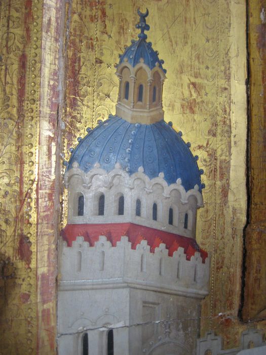 retable  : la Crucifixion, face extérieure volet gauche (scène de la Présentation au Temple et de la Fuite en Egypte), détail architecture