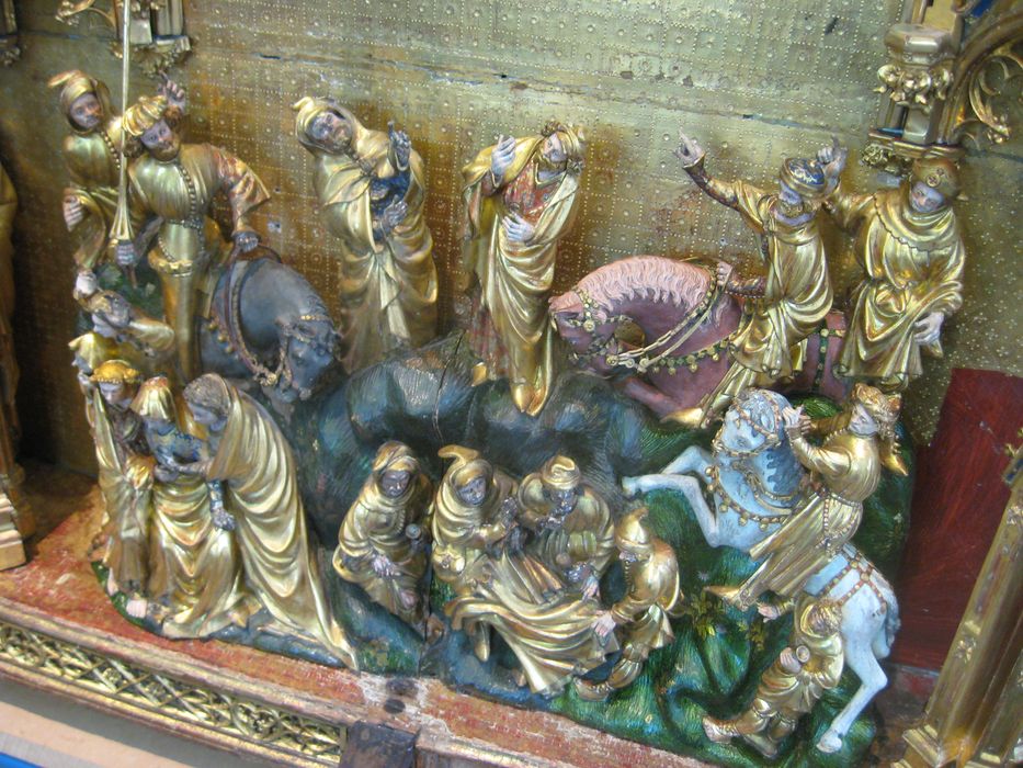 retable  : la Crucifixion, détail d'un groupe sculpté