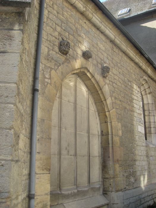 Hôpital général, ancien hospice du Saint-Esprit, détail d'une ancienne baie bouchée