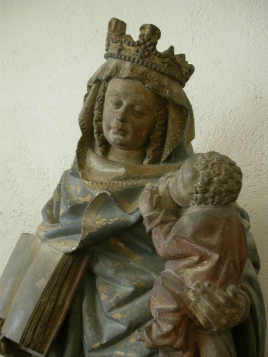 Statue : Vierge à l'Enfant, vue partielle - © Ministère de la Culture (France), Direction régionale des affaires culturelles de Bourgogne-Franche-Comté, tous droits réservés