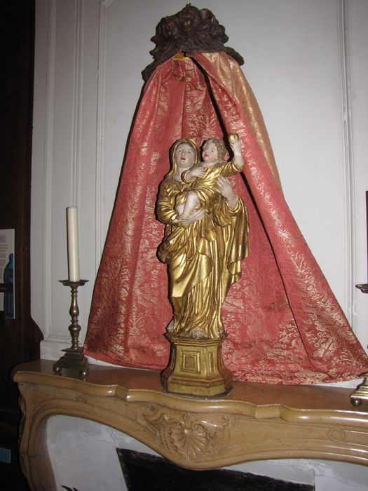 groupe sculpté : Vierge à l'Enfant - © Ministère de la Culture (France), Direction régionale des affaires culturelles de Bourgogne-Franche-Comté, tous droits réservés
