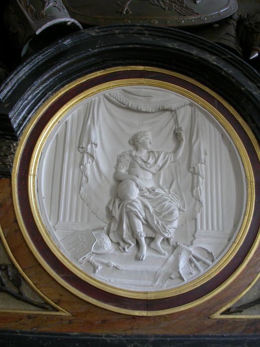 Bas-relief : la Renommée, détail - © Ministère de la Culture (France), Direction régionale des affaires culturelles de Bourgogne-Franche-Comté, tous droits réservés