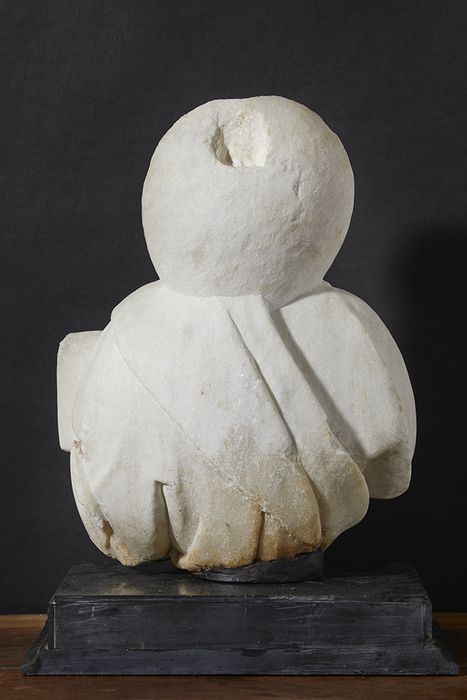 statue : Christ bénissant, revers
