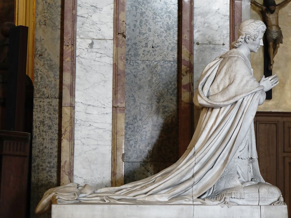 Statue : Le Cardinal de Rohan - Vue latérale
